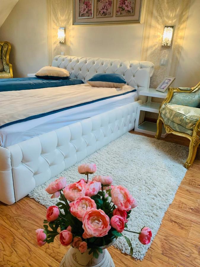 Casa Central Luxury Oradea Ngoại thất bức ảnh