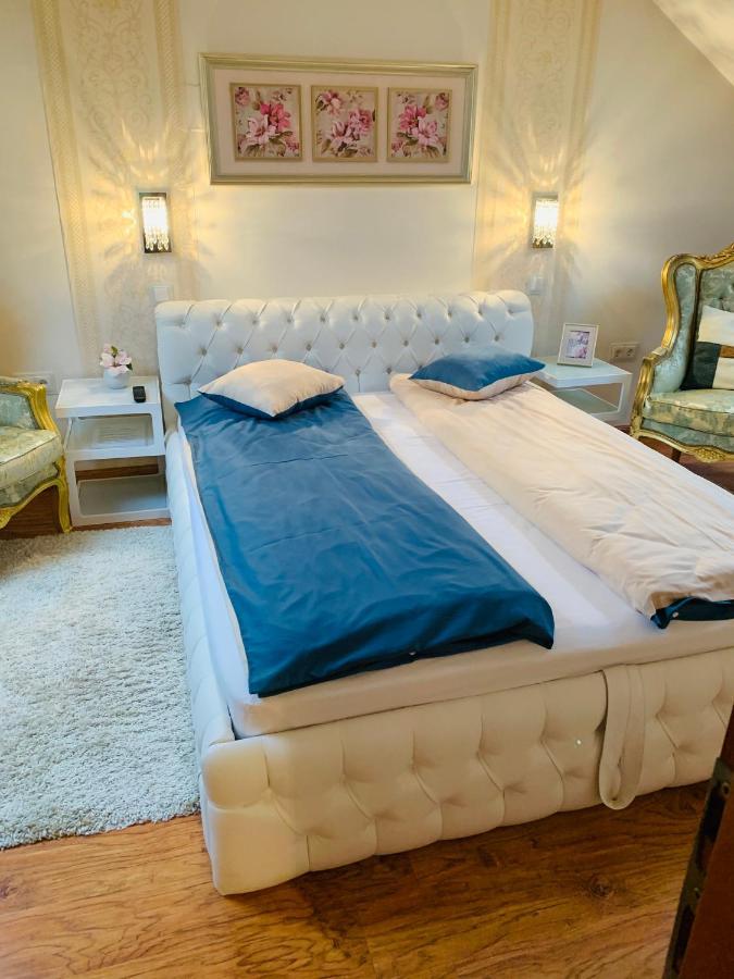 Casa Central Luxury Oradea Ngoại thất bức ảnh